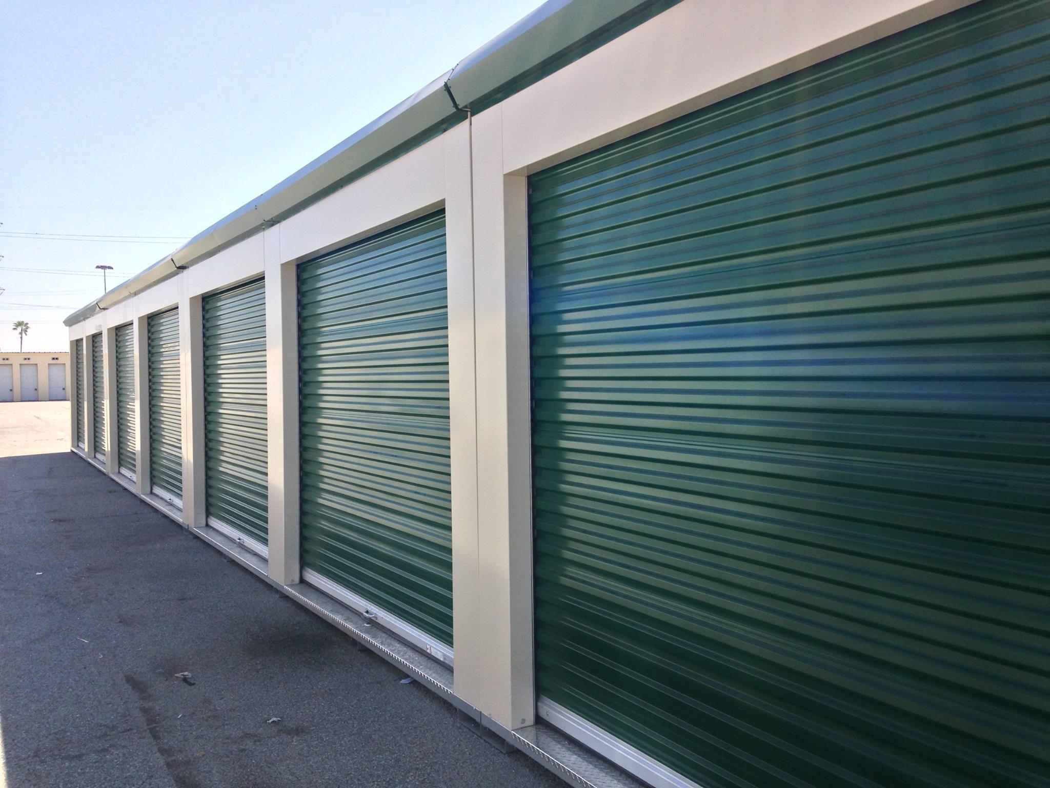 Signs You Need Storage Facility Service For House And Business: